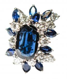 150 - ANILLO CON ZAFIROS Y BRILLANTES