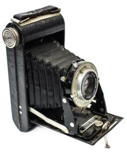 823 - CAMARA DE FOTOS DE FUELLE