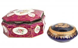 605 - DOS CAJAS EN PORCELANA