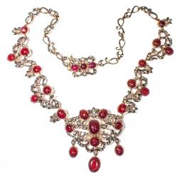 127 - GARGANTILLA CON RUBÍES Y DIAMANTES