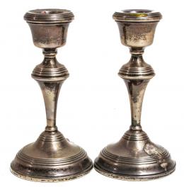 743 - PAREJA DE CANDELEROS INGLESES