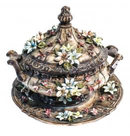 1343 - SOPERA CON BANDEJA EN PORCELANA CAPODIMONTE