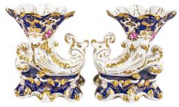 1331 - PAREJA DE JARONES EN PORCELANA