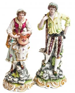 857 - PAREJA DE FIGURAS EN PORCELANA