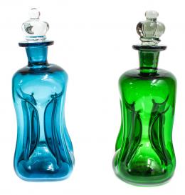 56 - PAREJA DE BOTELLAS LICORERAS SUECAS