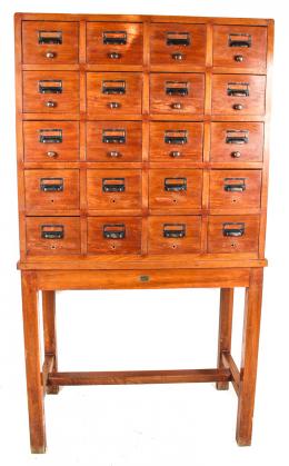 329 - MUEBLE ARCHIVADOR DE DESPACHO