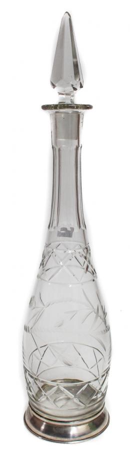 11 - BOTELLA LICORERA EN CRISTAL Y PLATA