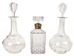 127 - TRES BOTELLAS DE CRISTAL