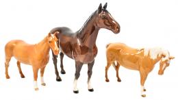 884 - TRES CABALLOS "BESWICK"