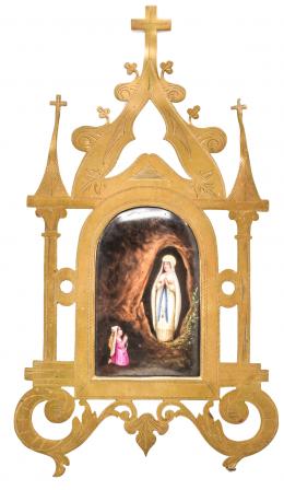 483 - PEQUEÑA CAPILLA VOTIVA CON MEDALLON EN PORCELANA