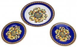 731 - TRES PLATOS EN PORCELANA HERMES