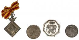 473 - DOS MEDALLAS Y DOS MONEDAS