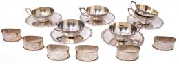 1077 - LOTE DE ARGOLLAS Y SEIS TAZAS CON CINCO PLATOS