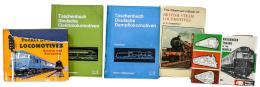 121 - CINCO LIBROS DE BOLSILLO SOBRE TRENES