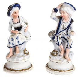 687 - PAREJA DE FIGURAS EN BISCUIT