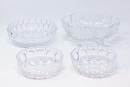 17 - CENTRO DE MESA Y TRES BOLES EN CRISTAL