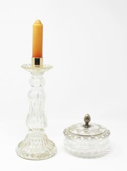 24 - CANDELERO Y CAJITA EN CRISTAL