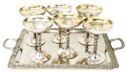 975 - BANDEJA Y SEIS COPAS EN METAL PLATEADO