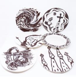 560 - CONJUNTO DE PLATOS DECORATIVOS