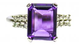 167 - ANILLO CON AMATISTA Y BRILLANTES