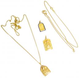 142 - DOS CADENAS Y TRES MEDALLAS DE ORO