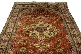 4 - ALFONBRA IRANÍ