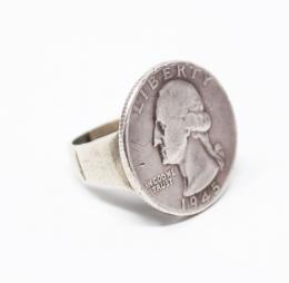 85 - ANILLO CON MONEDA DE PLATA
