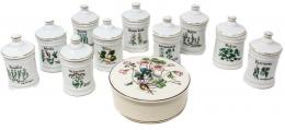 467 - DIEZ PEQUEÑOS TARROS Y CAJITA EN PORCELANA