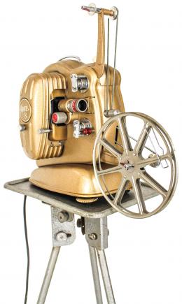 942 - PROYECTOR "NORIS 8" CON TRIPODE AÑOS 50