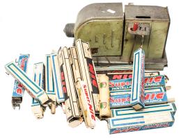 192 - DOS MÁQUINAS DE CINE "NIC"