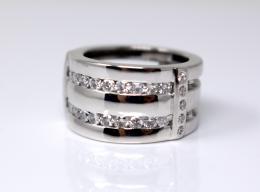 76 - ANILLO CON BRILLANTES