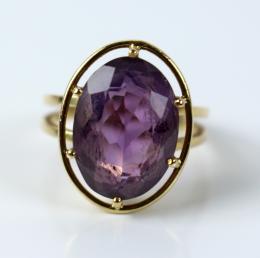 75 - ANILLO CON AMATISTA DE LOS AÑOS 70