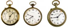 232 - TRES RELOJES DE BOLSILLO DE PPS. DEL S.XX