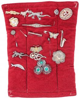 130 - COLECCIÓN DE 18 BROCHES