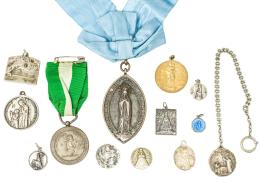 729 - LOTE DE MEDALLAS RELIGIOSAS DE PPS. DEL S.XX