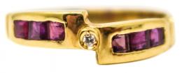 93 - ANILLO CON RUBÍES Y BRILLANTES