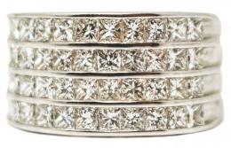 89 - ANILLO CON DIAMANTES TALLA PRINCESA