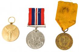 398 - TRES MEDALLAS CONMEMORATIVAS
