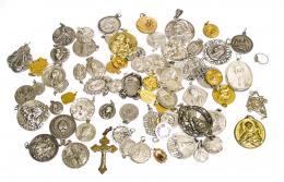 1037 - LOTE DE MEDALLAS DE PPS. DEL S.XX