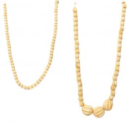 220 - DOS COLLARES DE HUESO
