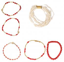 248 - LOTE DE PULSERAS DE CORAL Y PERLAS