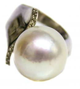 84 - ANILLO CON PERLA AUSTRALIANA