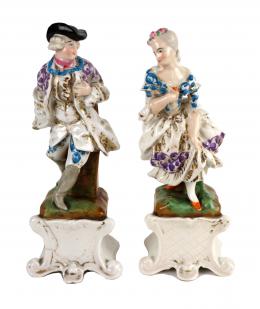 472 - PAREJA DE FIGURAS EN PORCELANA DEL SEGUNDO TERCIO DEL S.XIX