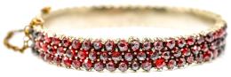 145 - PULSERA CON GRANATES DE MEDIADOS S.XX
