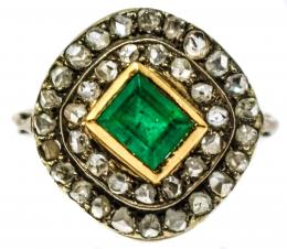 71 - ANILLO ROSETÓN CON DIAMANTES Y ESMERALDA