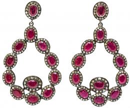 111 - GRANDES PENDIENTES CON RUBÍES Y DIAMANTES