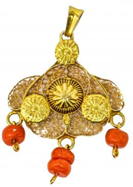 83 - COLGANTE CON CORAL DE MEDIADOS S.XIX