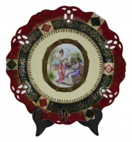 473 - PLATO DECORATIVO EN PORCELANA DEL PRIMER CUARTO DEL S.XX