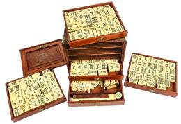395 - JUEGO "MAH-JONG" DE MEDIADOS DEL S.XX