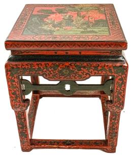 405 - PEQUEÑA MESA ORIENTAL LACADA DEL ÚLTIMO TERCIO DE SIGLO XX
